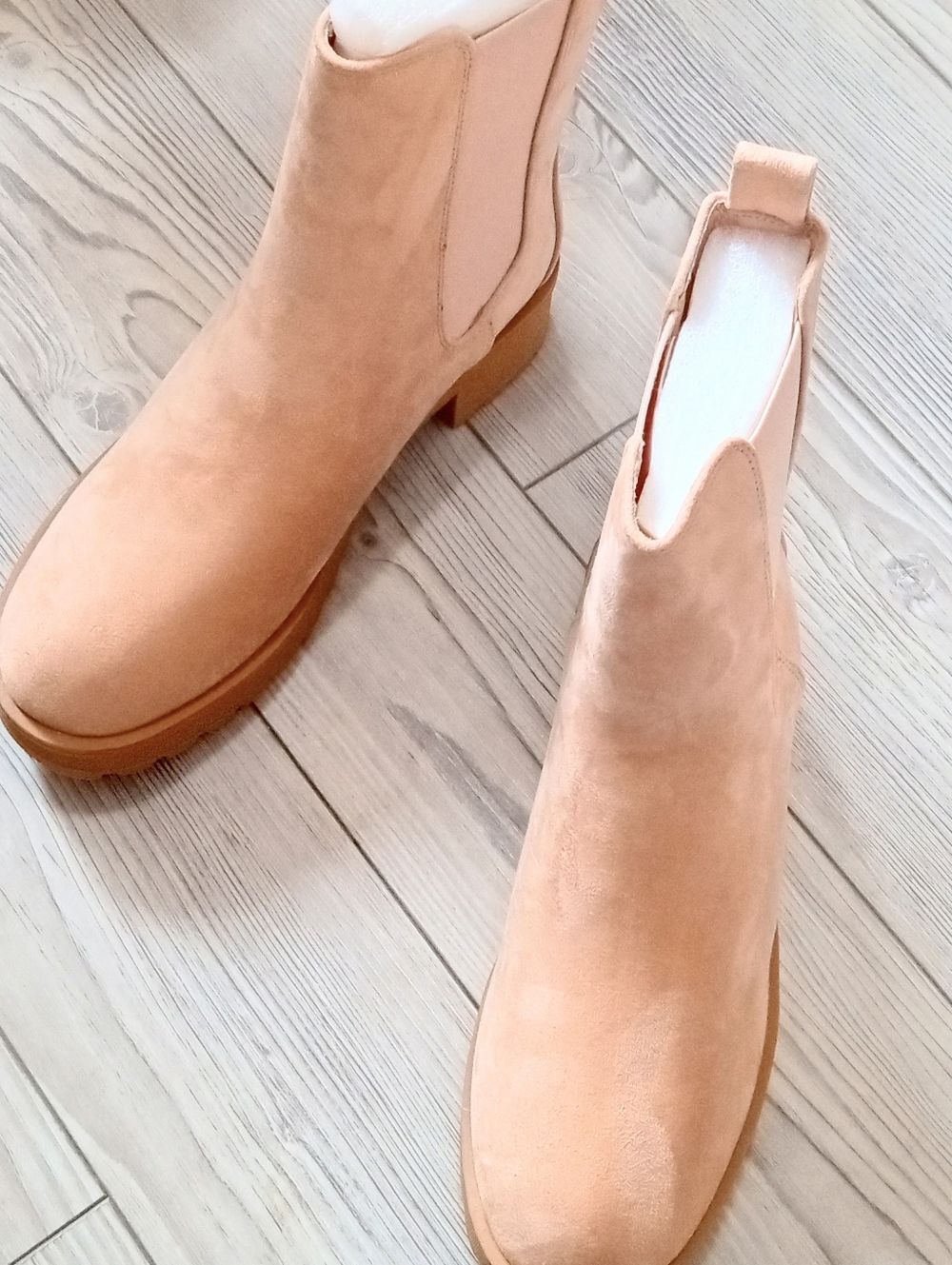 (C-4683) ZBY Women's Chelsea Boots Sz 8